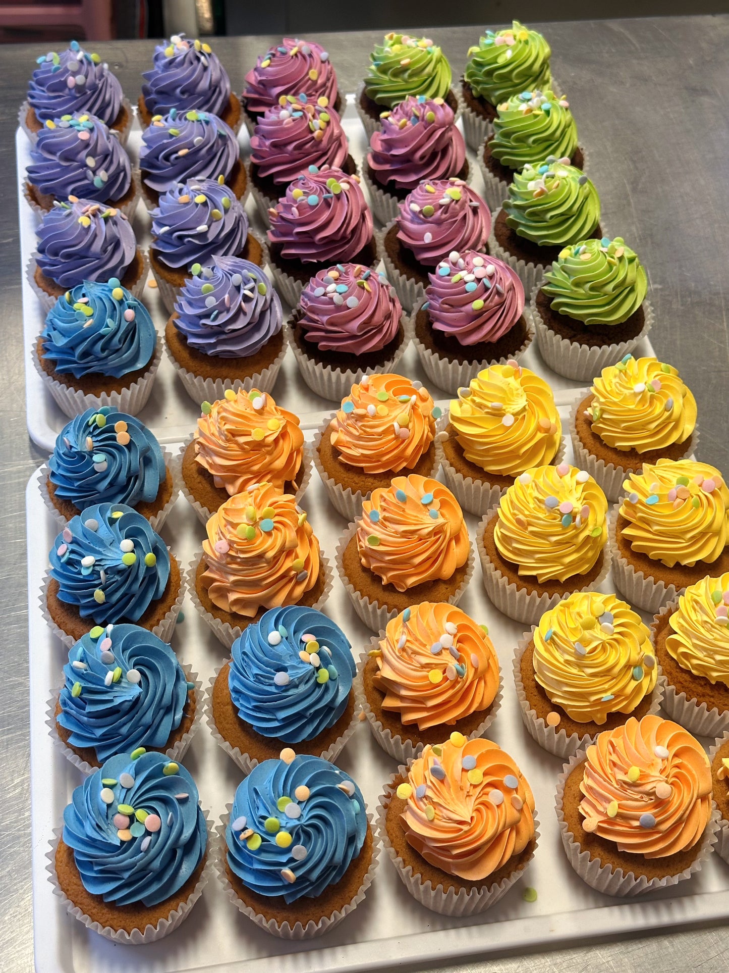Rainbow confetti cuppies